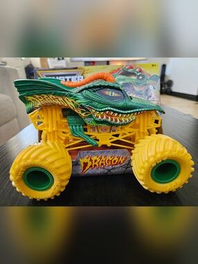 Monster  Jam Trucks Dragon, Monster Mutt  &  Megalodon  Scale1:24 Set Of 3
